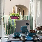 Isabel 4* Salerno