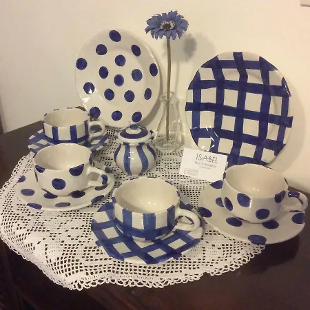 לינה וארוחת בוקר Isabel 4*